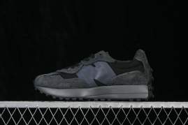 Picture of New Balance 327 _SKUfw23115388782228935fw